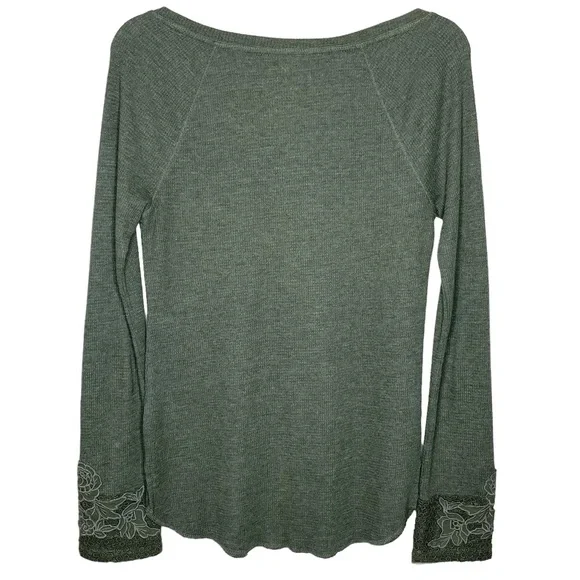 American Eagle Soft & Sexy Waffle V-Neck Long Sleeve Button Down Shirt w/ Lace - Picture 3 of 8